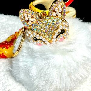 2/22 🖤furry FOX 🦊 purse bling key chain with WHITE FUR and gold accent